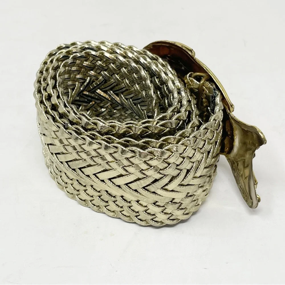 OOAK Vintage Women’s Gold Tone Brass Fish Buckle Woven Leather Belt Adjustable - Picture 4 of 8